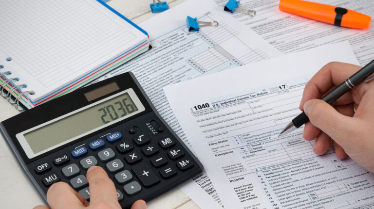How to Use an EMI Calculator Before Availing a Personal Loan